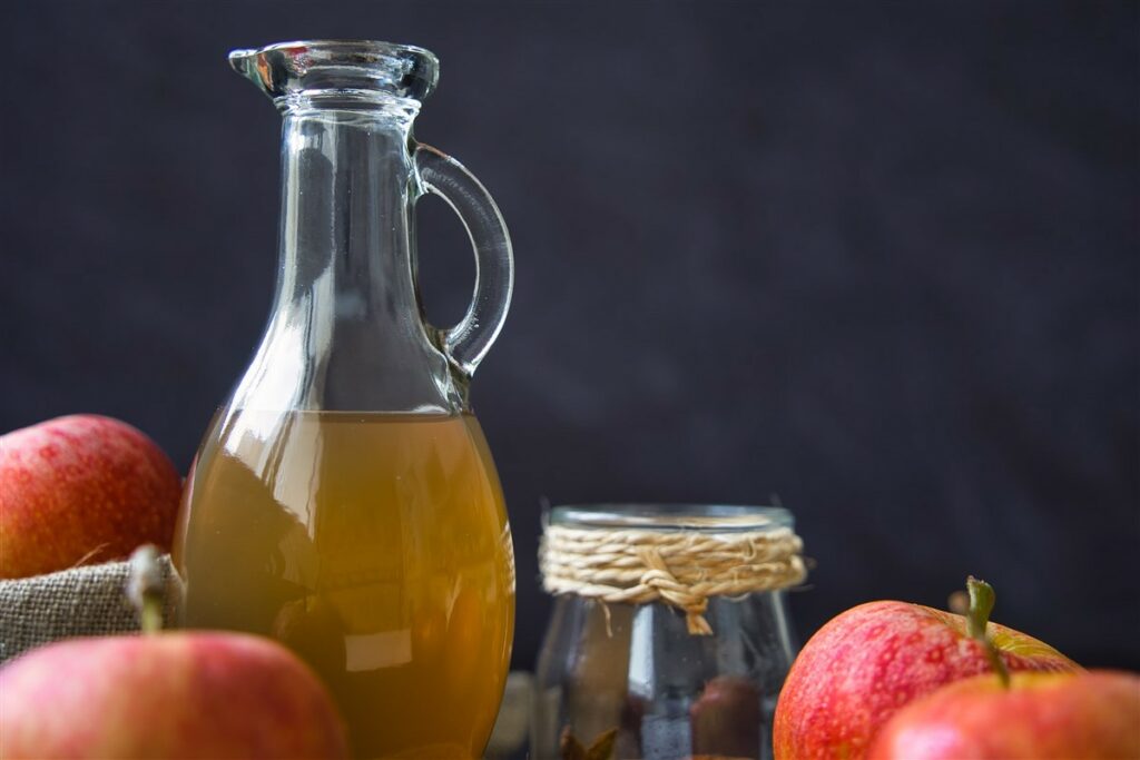 Usage du vinaigre pour améliorer la santé des poules